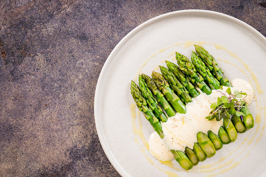 Green Asparagus with Hollandaise Sauce